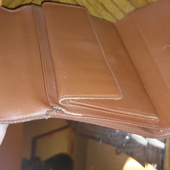 Authentic Louis Vuitton Vintage MonoPorte-Tresor' Etui Papier Trifold Wallet - Picture 9 of 17